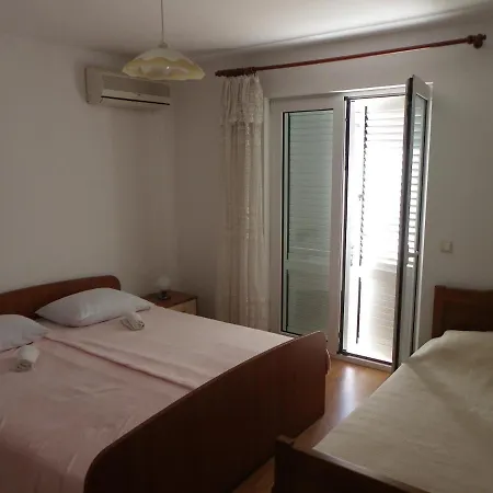 Bed & Breakfast Maestral Rab 3*